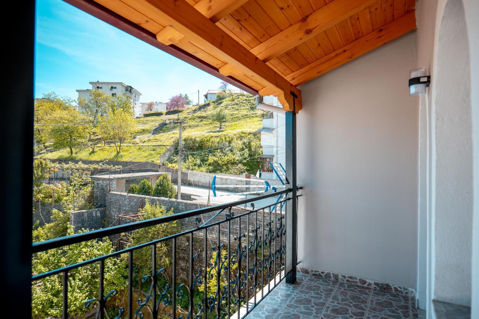 Fabio Guest House Gjirokastra Kültér fotó